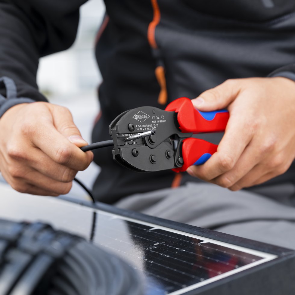 reciForce Crimping Pliers for solar cable connectors